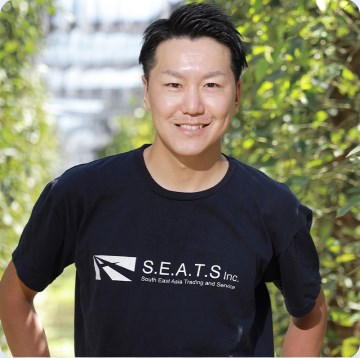 Director & CEO 峯島 浩輔